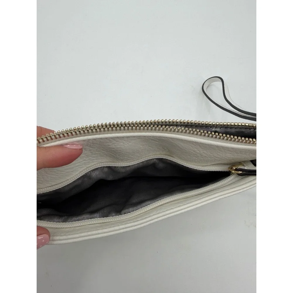 Juicy Couture White Pebbled Faux Leather Pleated Wristlet Wallet Gold Hardware